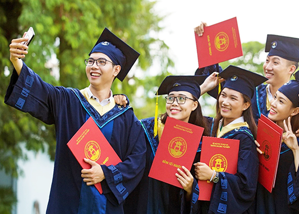 Nắm bắt xu hướng tuyển sinh ĐH năm 2022 để chọn trường phù hợp.