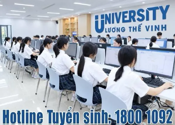 Sinh viên ngành Thương Mại Điện Tử (E-Commerce) làm thêm livestream bán hàng có thu nhập cao