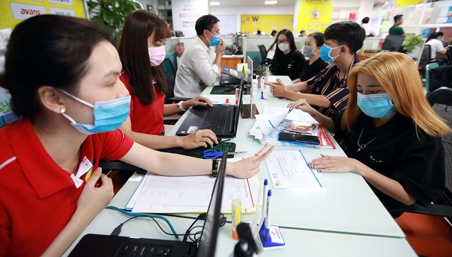 Nhiều thí sinh vẫn phân vân khi nhập học trực tuyến
