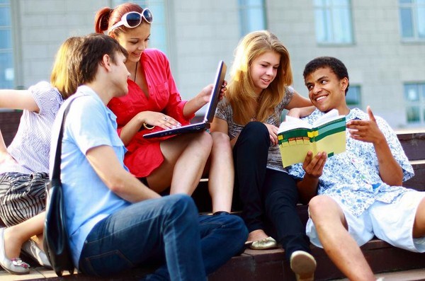 Tại sao ngày càng có nhiều bạn trẻ muốn đi du học?