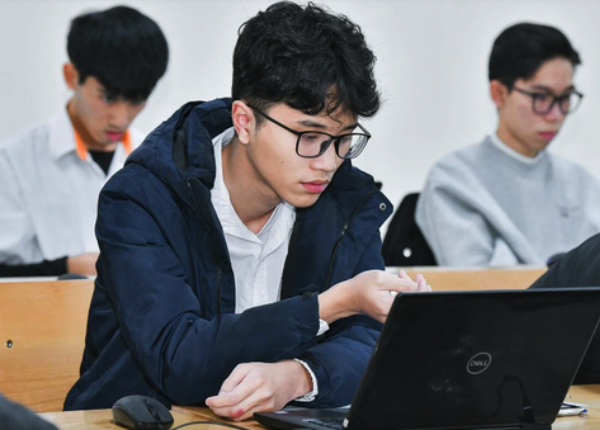 Học phí các trường đại học Kinh tế 2025: Cân nhắc kỹ trước khi chọn nguyện vọng