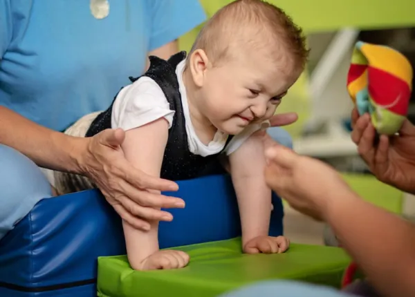Các phương pháp phục hồi chức năng cho trẻ bại não – Hy vọng từ sự kiên trì