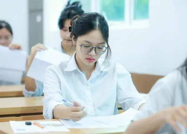 Dưới ngưỡng 15 điểm thi tốt nghiệp THPT thí sinh mất cơ hội xét tuyển đại học
