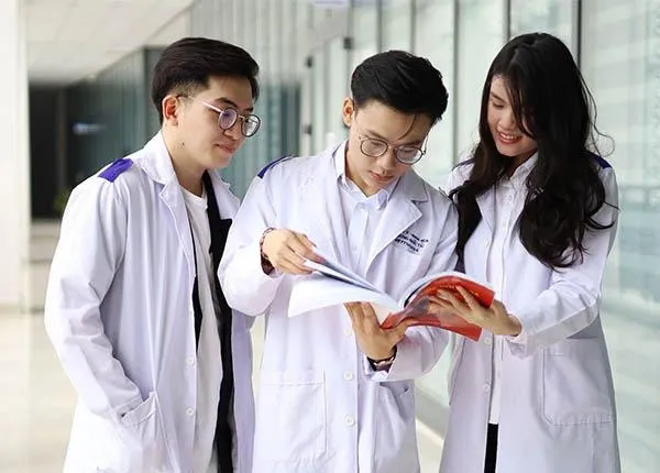 Sinh viên học liên thông Đại học Dược có được miễn giảm 70% học phí theo quy định của Nghị định số 238/2025/NĐ-CP không?