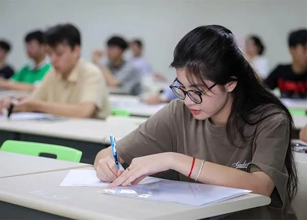 Thí sinh nên đăng ký nguyện vọng trước thời điểm đóng hệ thống xét tuyển đại học năm 2026