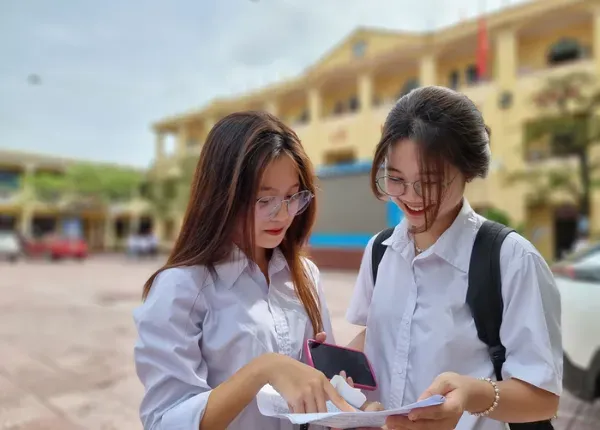 Thí sinh cần lưu ý gì trước dự báo điểm chuẩn đại học năm 2026 giảm ở nhiều ngành?
