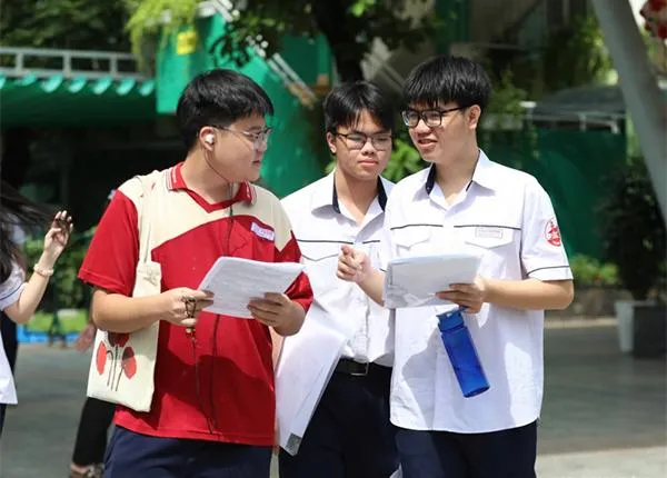 Bộ Giáo dục chốt điểm chuẩn đại học trước 13/8 và siết chặt quy trình lọc ảo