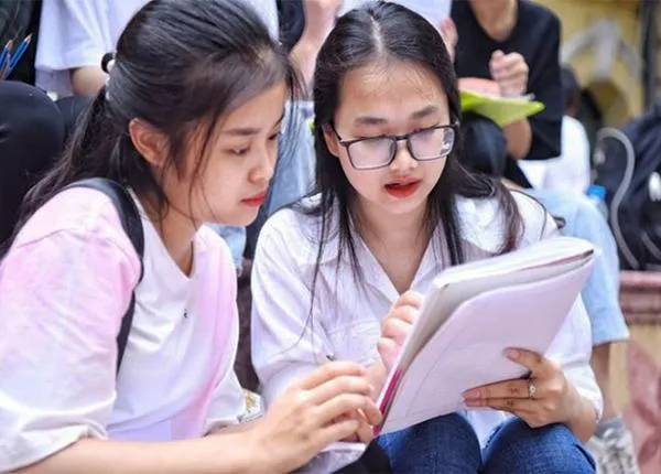 Điểm chuẩn đại học 2026 dự báo chỉ biến động nhẹ, khối ngành sức khỏe vẫn tiếp tục thu hút thí sinh