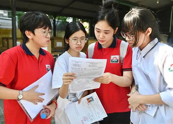 Vì sao điểm chuẩn nhiều ngành đại học năm 2026 tăng sát mức tuyệt đối?