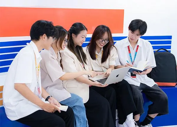 Tân sinh viên cần làm gì để bắt đầu năm học đầu tiên một cách chủ động?