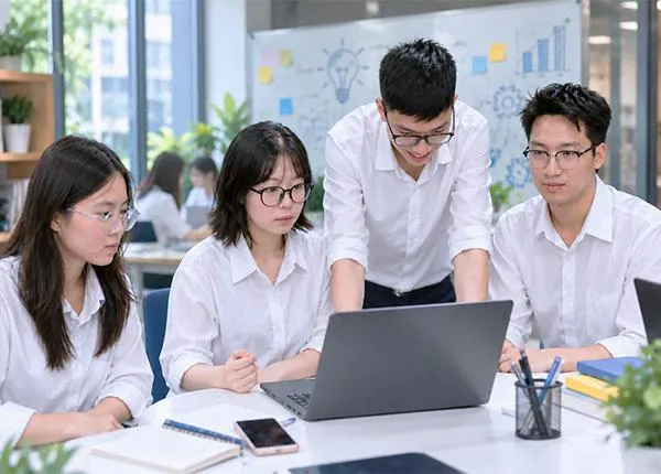 Vì sao sinh viên cần phát triển tư duy đổi mới sáng tạo?