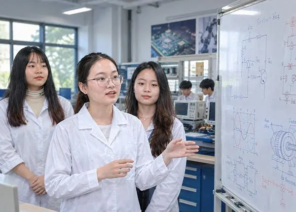 Vì sao sinh viên cần chú trọng rèn kỹ năng nghề ngay từ khi còn trên giảng đường?