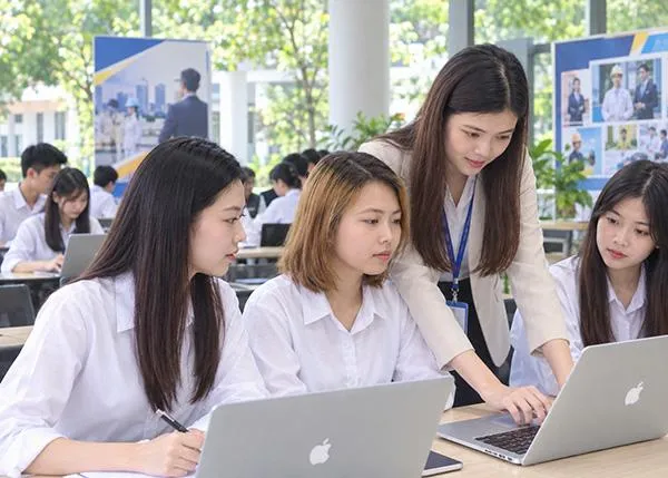 Vì sao tân sinh viên cần làm quen với trải nghiệm nghề nghiệp từ năm thứ nhất?