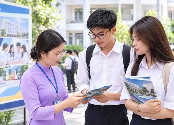 Vì sao thí sinh không nên chỉ nhìn điểm chuẩn khi chọn ngành đại học năm 2027?