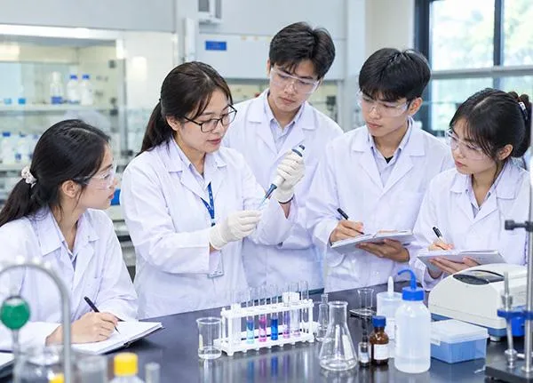 Sinh viên Đại học có cần phải tham gia nghiên cứu khoa học không?