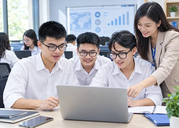 Sinh viên cần làm gì để ứng dụng công nghệ số hiệu quả trong công việc?