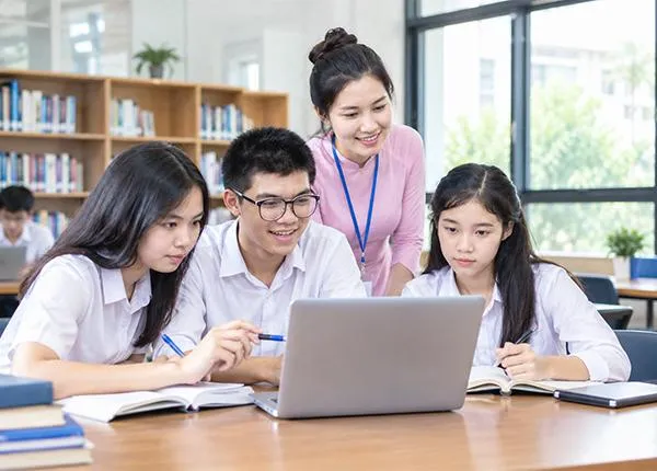 Sinh viên cần học kỹ năng sử dụng thông tin trên mạng Internet