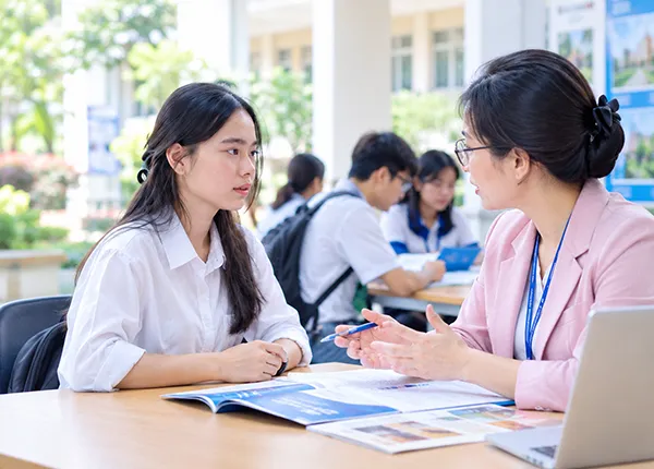 Sinh viên cần cân nhắc những gì trước khi quyết định thay đổi ngành học?