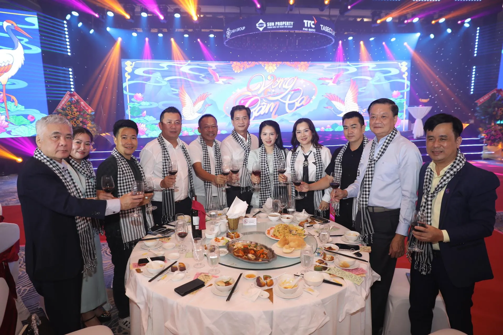 vars-gala-night-vong-cam-ca-1-1439