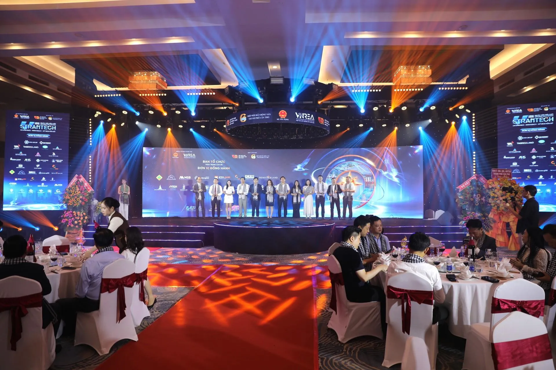 vars-gala-night-vong-cam-ca-3