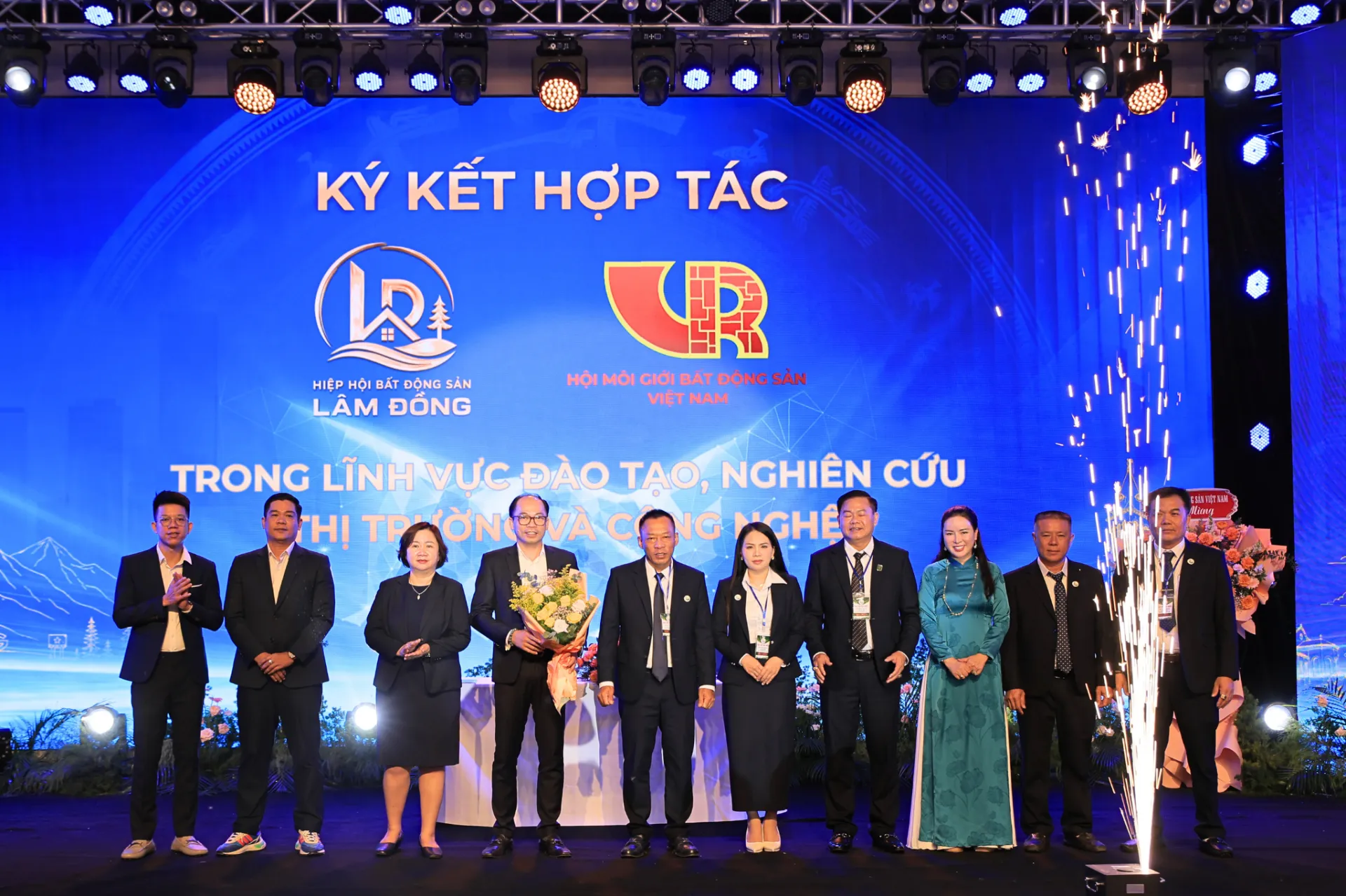 VARS và Hiệp hội Bất động sản tỉnh Lâm Đồng ký kết hợp tác chiến lược