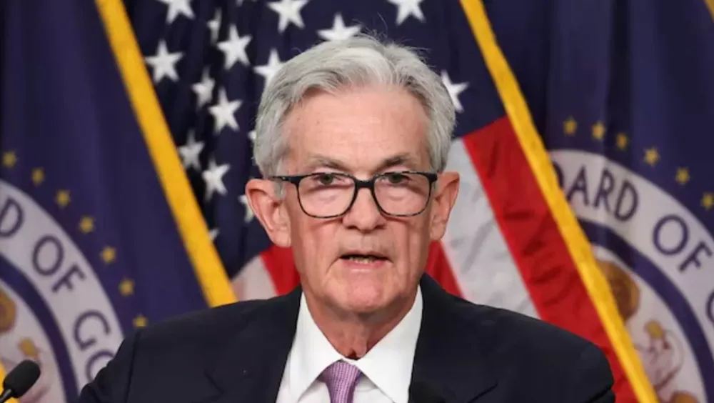 📢 Fed giữ nguyên lãi suất, phát tín hiệu 2 đợt cắt giảm trong năm nay 📉💰