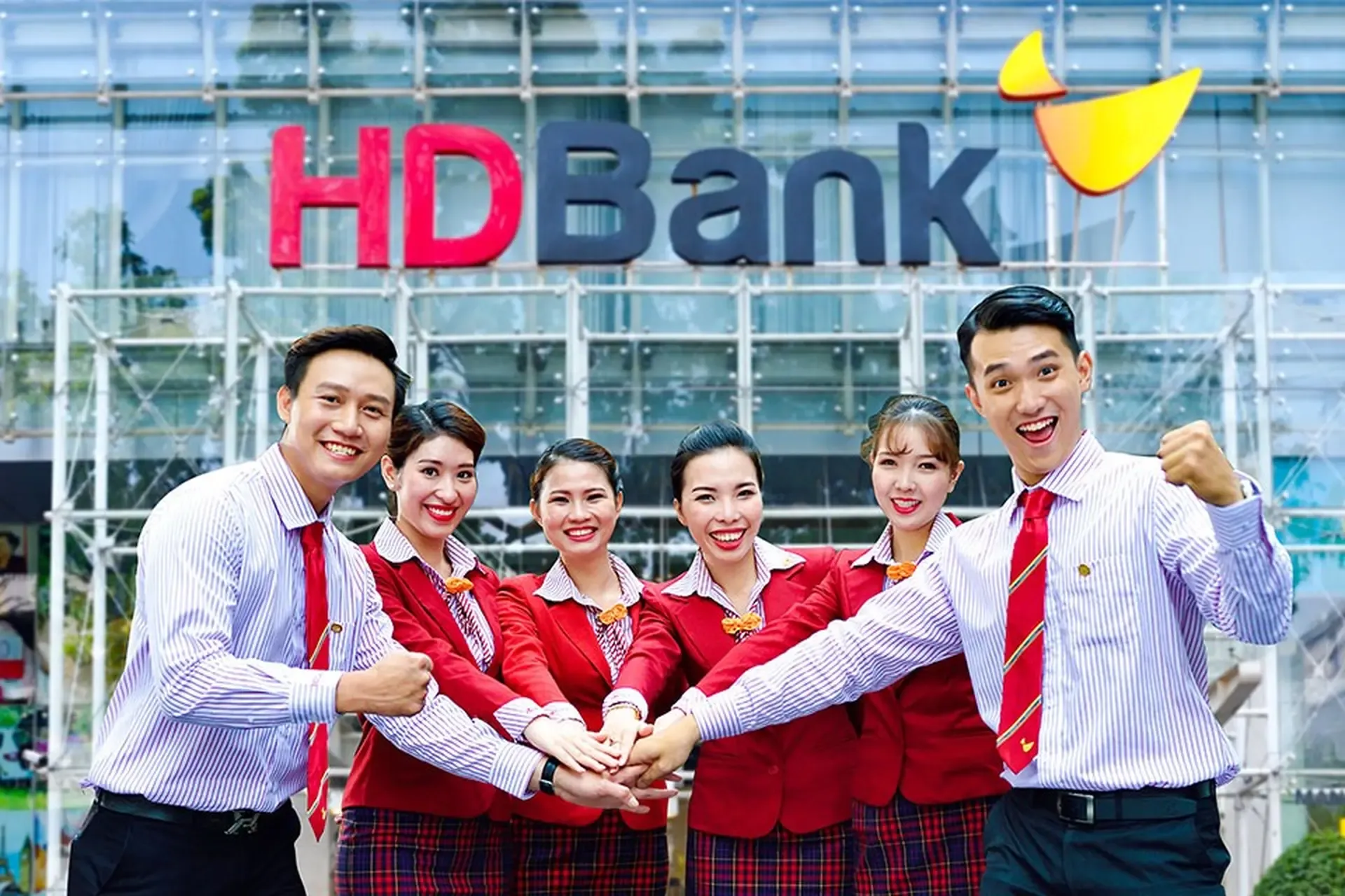 💰 HDBank hút hơn 720 triệu USD: Dòng tiền ngoại đang nhìn gì ở ngân hàng này?