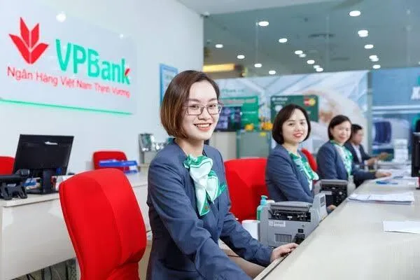 Tin tức ngân hàng nổi bật tuần qua: VPBank tăng tốc số hóa quầy giao dịch, định hình chuẩn ngân hàng 4.0