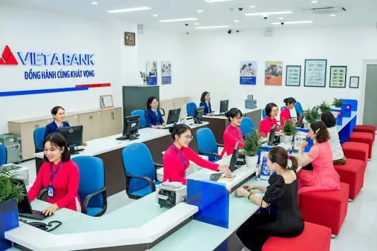 Mạnh tay trích lập dự phòng rủi ro, nợ xấu VietABank cải thiện tích cực sau 6 tháng