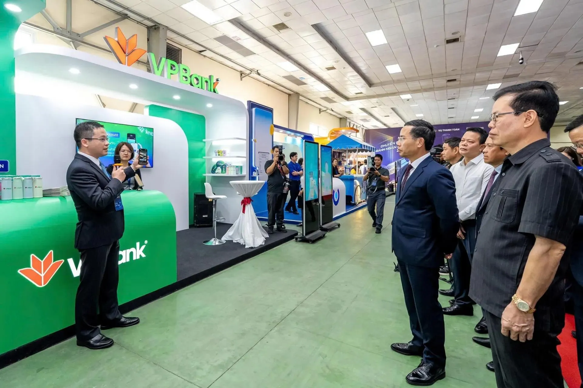 VPBank mang hệ sinh thái tài chính số đến sự kiện Chuyển đổi số ngành Ngân hàng