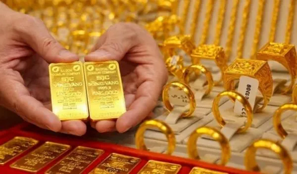 Giá vàng hôm nay 24/6: Đồng loạt giảm mạnh