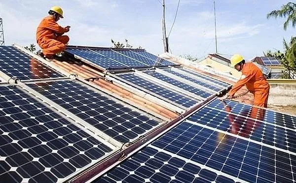 Điện mặt trời mái nhà được “mở khóa”, nâng giới hạn bán điện dư lên 50%