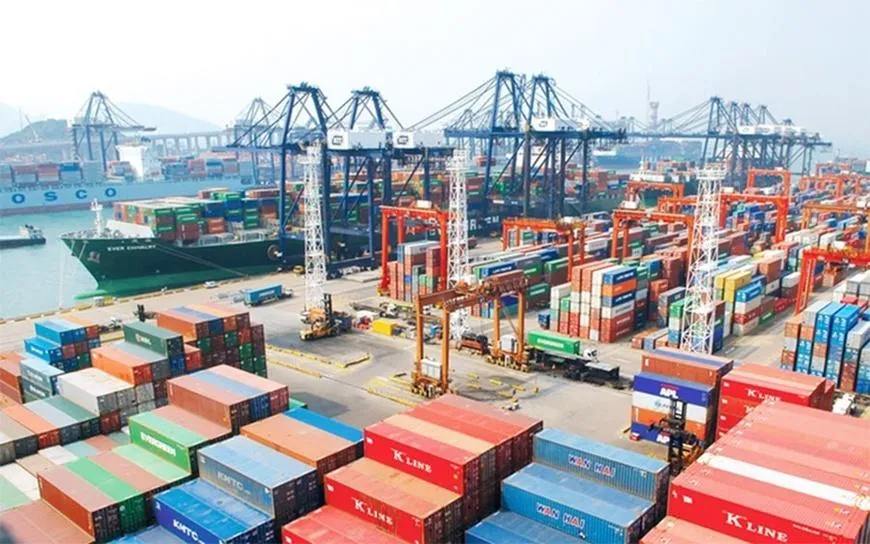 ADB dự báo tăng trưởng của châu Á và Thái Bình Dương xuống còn 4,9% trong năm 2026