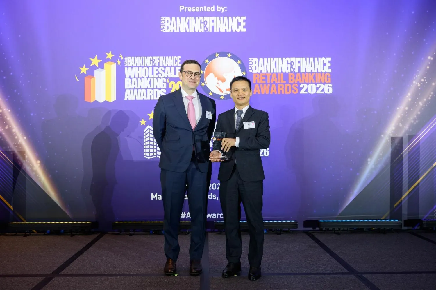 Techcombank là Ngân hàng Bán lẻ nội địa tốt nhất Việt Nam trong 5 năm liên tiếp