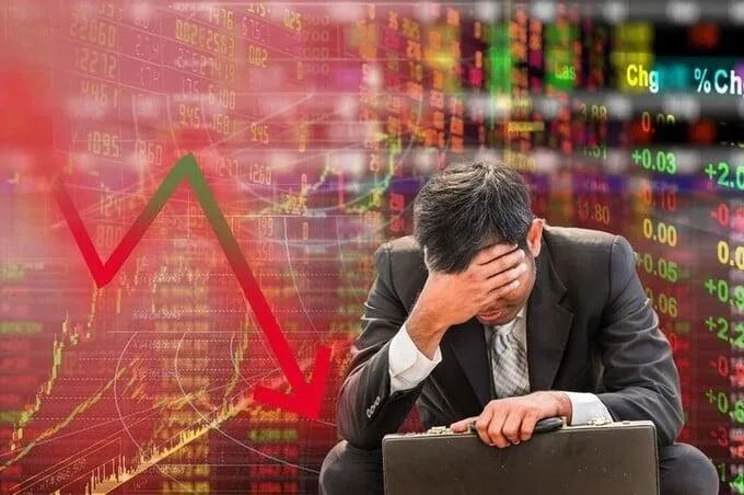 Thị trường chứng khoán ngày 14/8: VN-Index lao dốc gần 37 điểm, cổ phiếu VIC giảm mạnh
