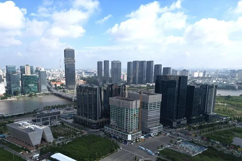 Giá căn hộ TP.HCM leo thang, 80% nguồn cung mới trên 120 triệu đồng/m2