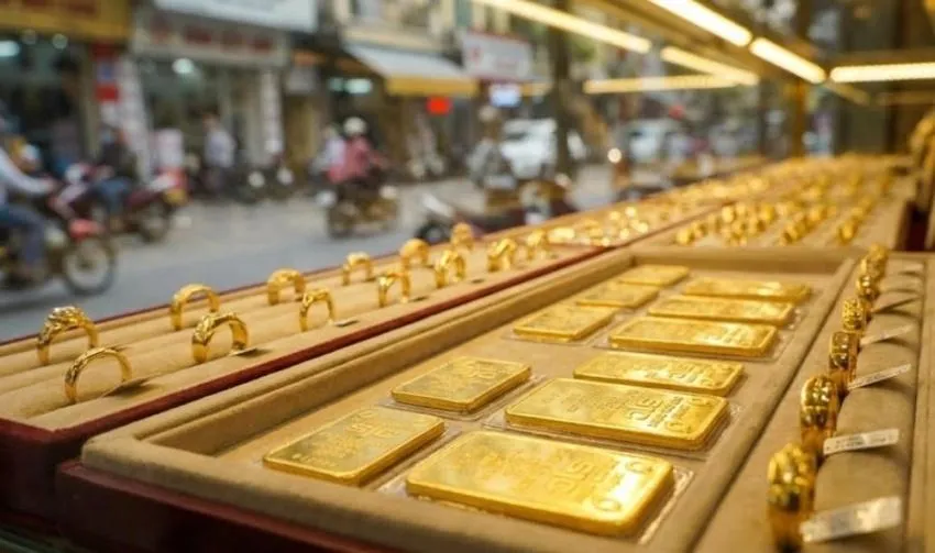 Giá vàng hôm nay 20/8: Vàng miếng giảm 1,6 triệu đồng/lượng, thế giới vượt 4.500 USD/ounce