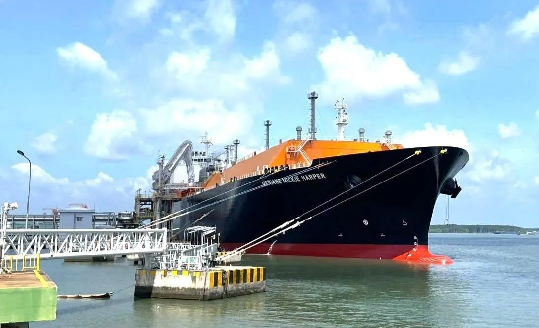 Tàu METHANE MICKIE HARPER vận chuyển khoảng 73.000 tấn LNG từ Canada đã cập cảng Kho cảng LNG Thị Vải ngày 07/06/2026