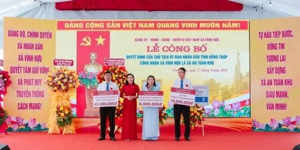 Khai giảng năm học 2026-2027: Agribank nối dài hành trình 'Nâng bước em tới trường'