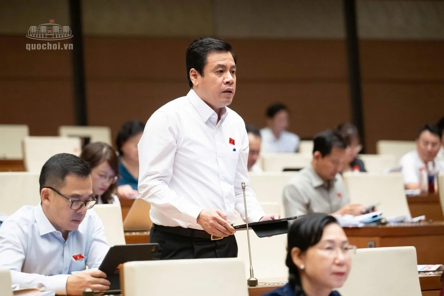 Đề xuất siết quản lý tiền đặt cọc, bảo vệ người mua nhà hình thành trong tương lai