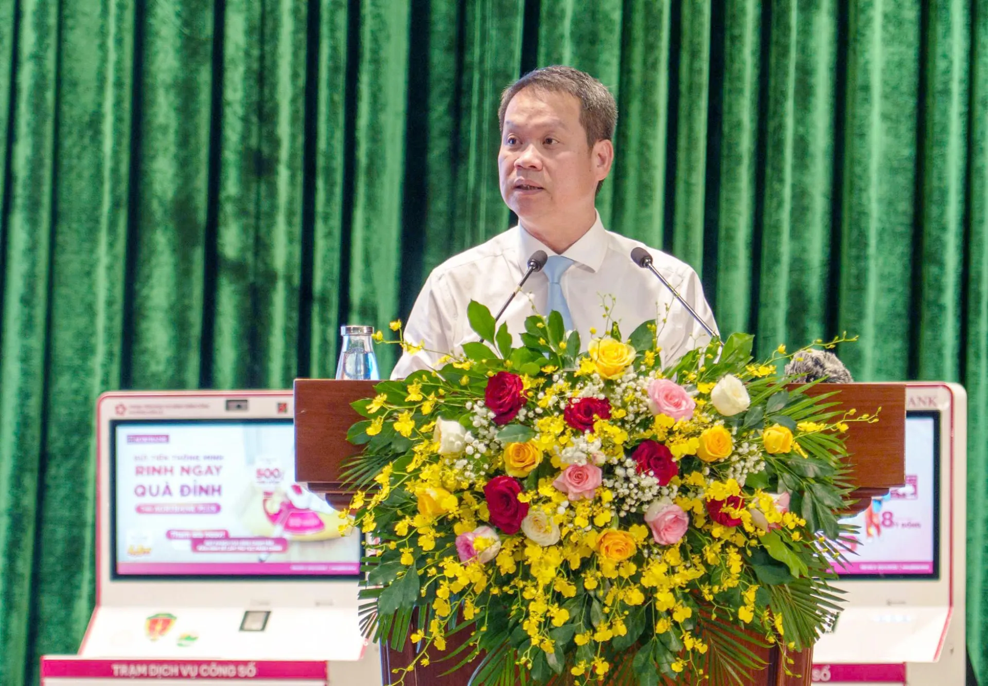 Ảnh 2. Đồng chí Nguyễn Mạnh Hùng  - Phó Bí thư Thành ủy, Chủ tịch UBND thành phố Đà Nẵng phát biểu tại lễ khai mạc