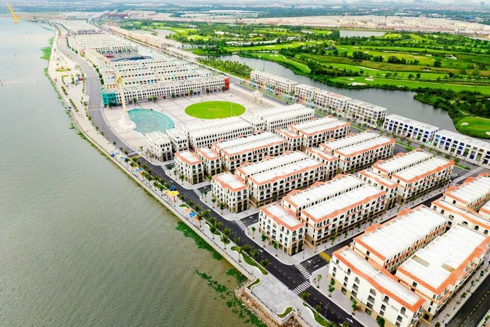 “Dòng người thật - cuộc sống thật”: Bảo chứng giá trị của Vinhomes Royal Island