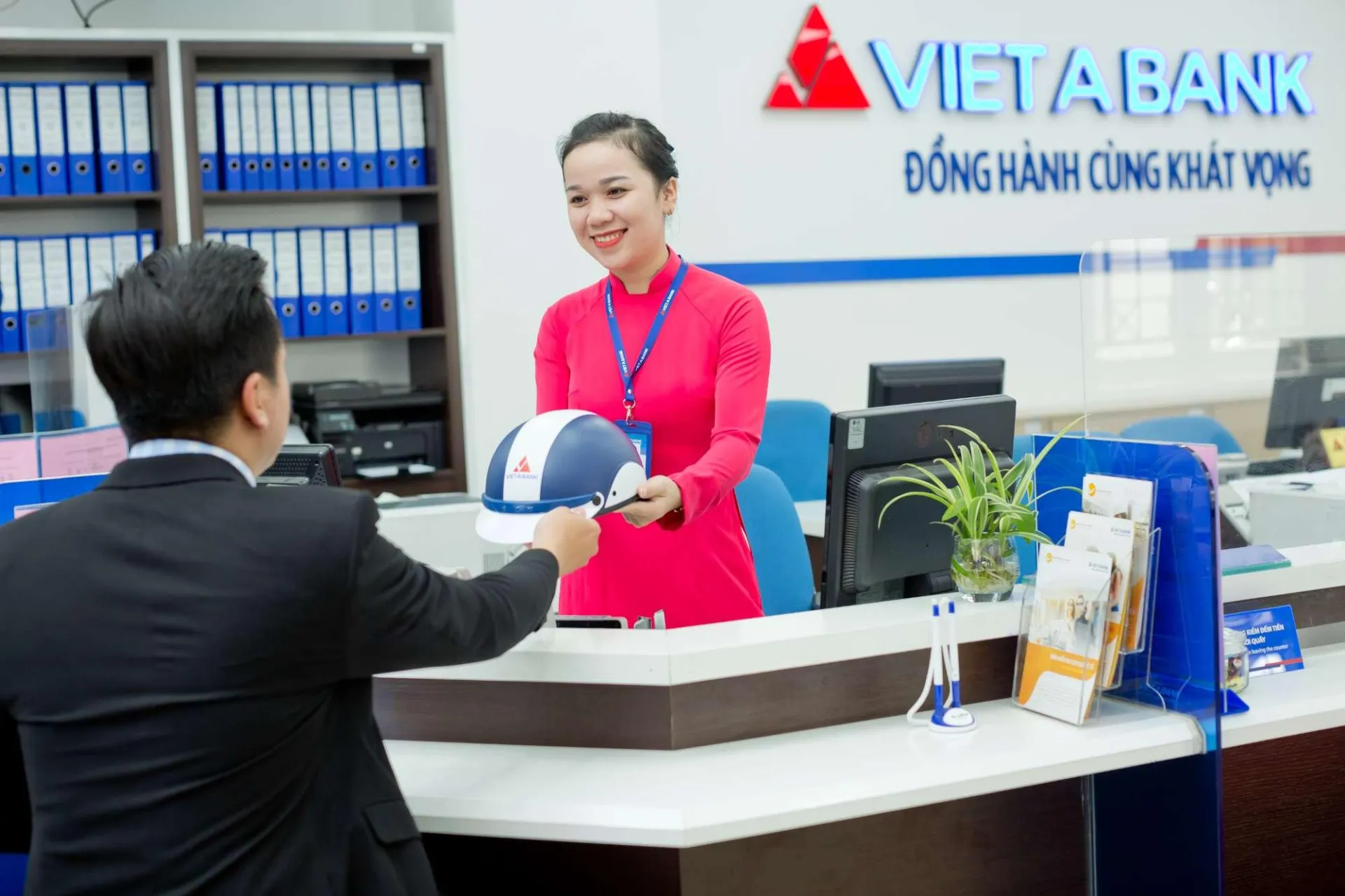 Mạnh tay trích lập dự phòng rủi ro, nợ xấu VietABank cải thiện tích cực sau 6 tháng