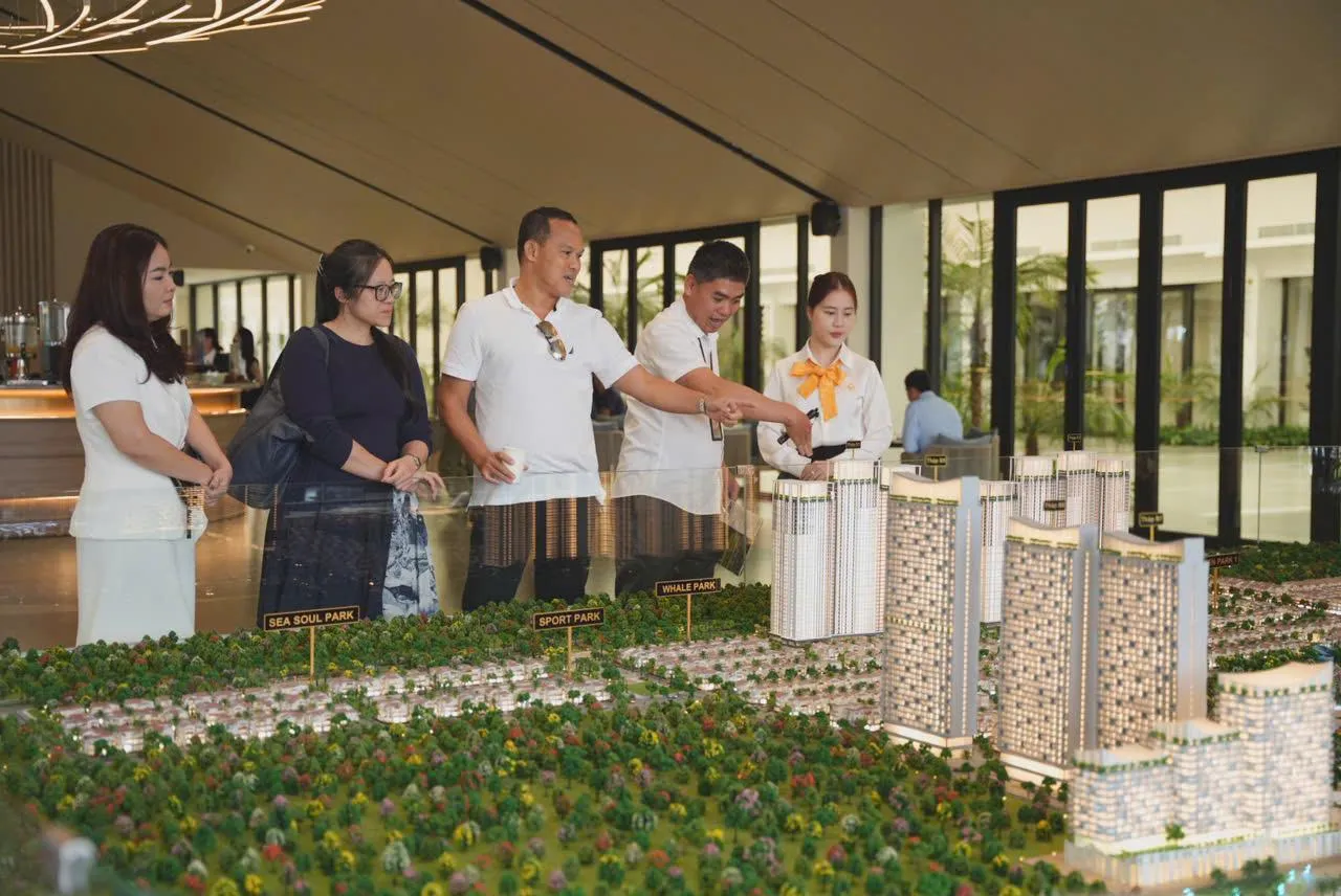 Khách hàng trung giải từ NCB tham quan dự án Blanca City