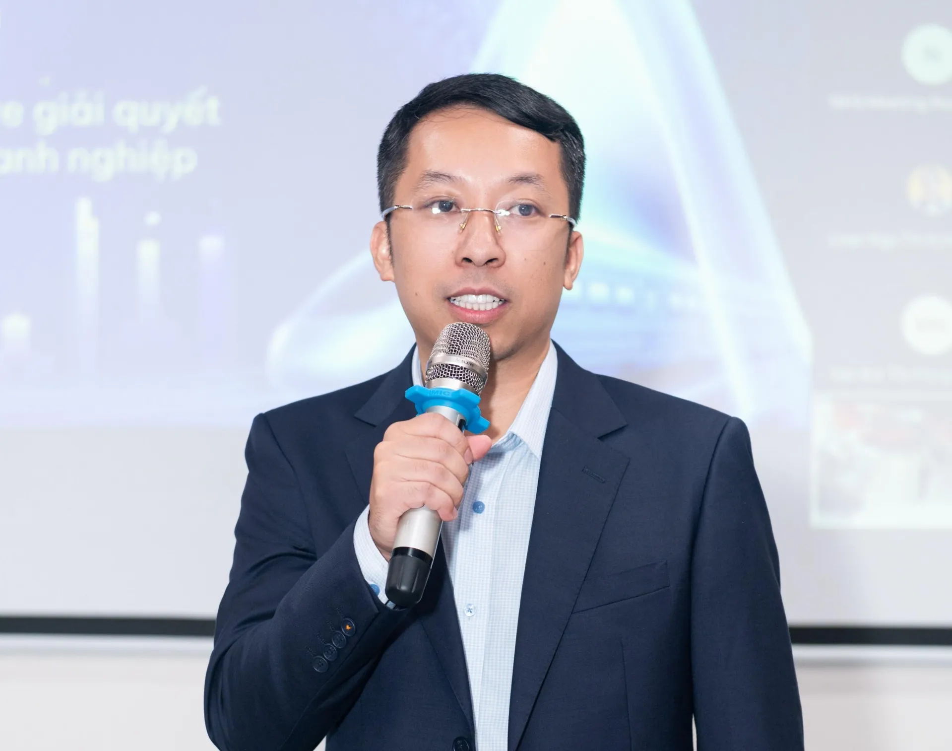 Giám đốc Khối Công nghệ Thông tin SHB cùng các lãnh đạo công nghệ bàn về AI tại CIO Summit 2026