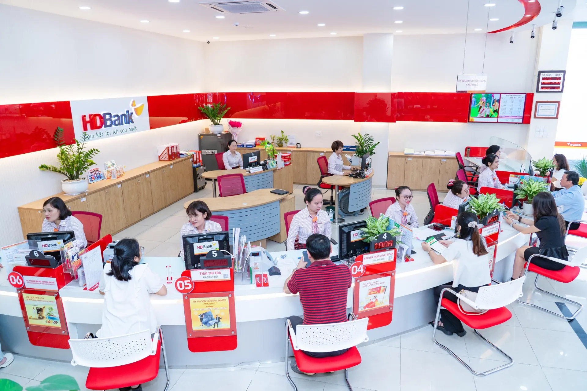 S&P Global Market Intelligence: HDBank dẫn đầu nhóm ngân hàng Việt Nam, Á quân hiệu quả hoạt động trong Top 50 ngân hàng niêm yết...