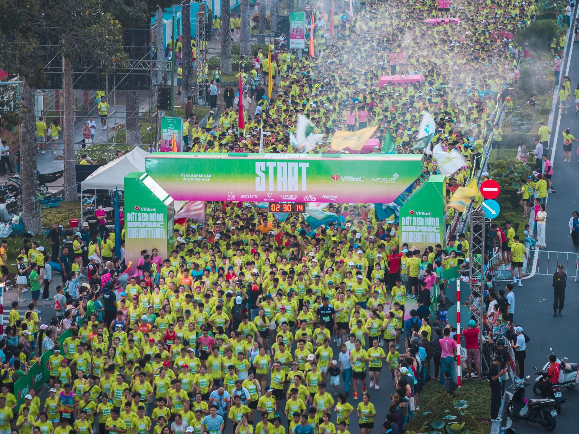 Hàng chục nghìn runner bứt phá thành tích tại VPBank Đất Sen Hồng Music Marathon 2026