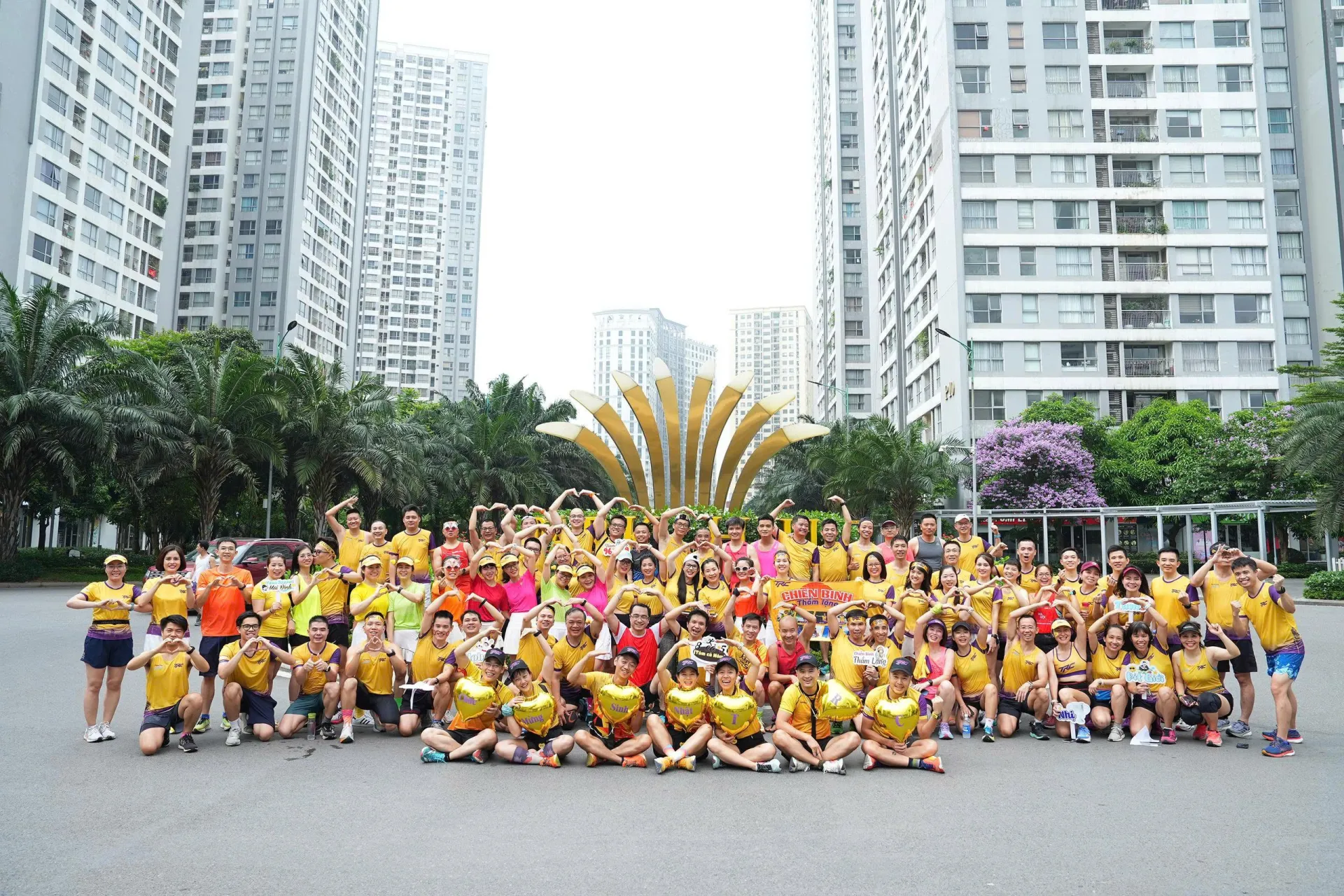 Anh 3 -Times Runners Club