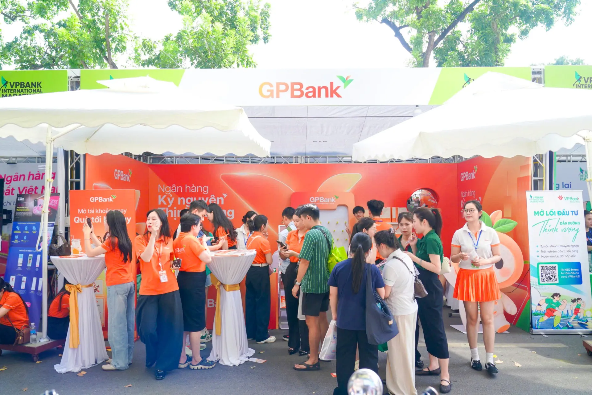 Gian hàng GPBank tại VPIM 2026 hút đông runner check-in, trải nghiệm