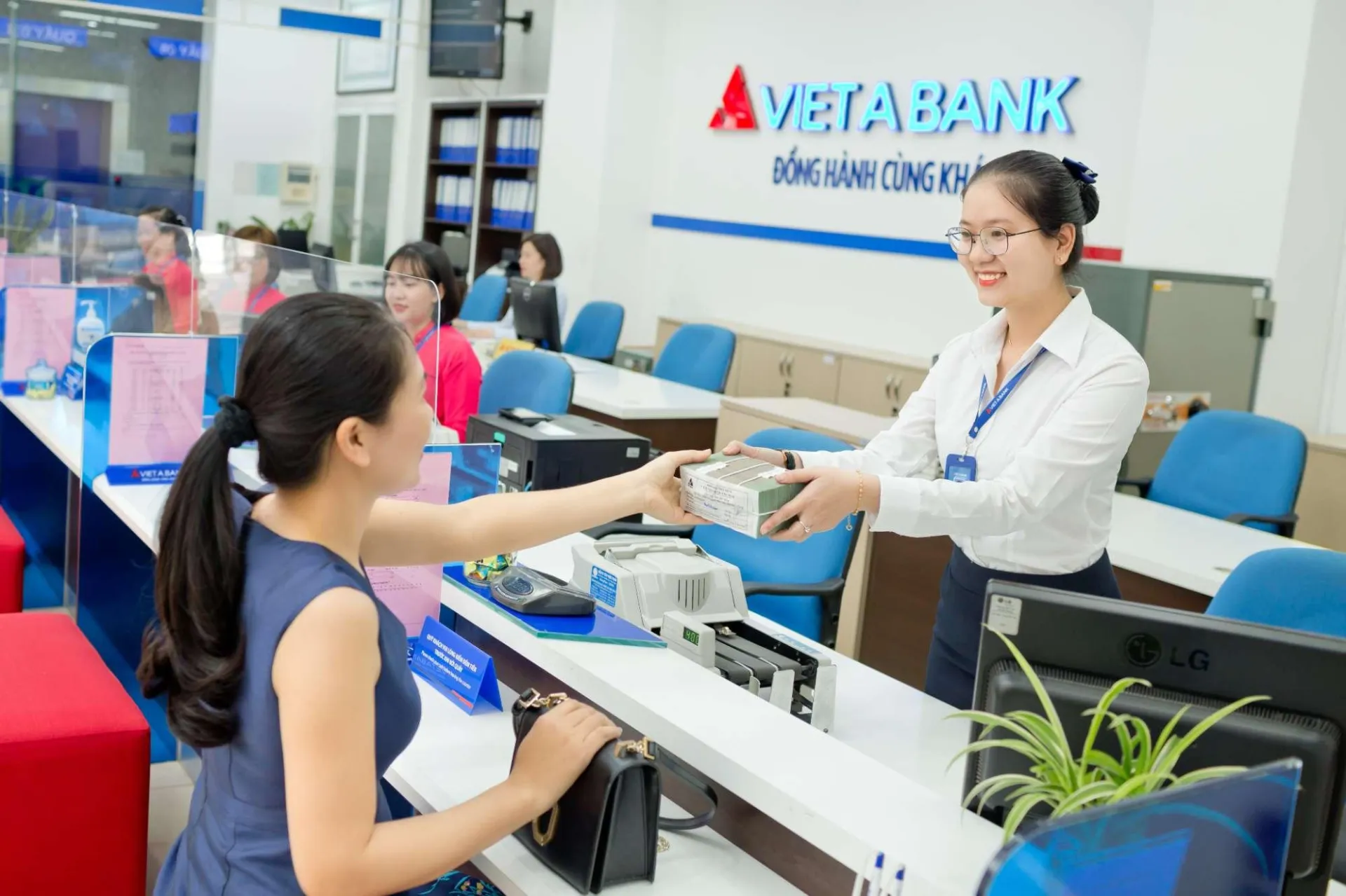 VietABank lãi vượt 1.000 tỷ đồng sau 9 tháng, tín dụng và huy động vốn đều tăng trưởng